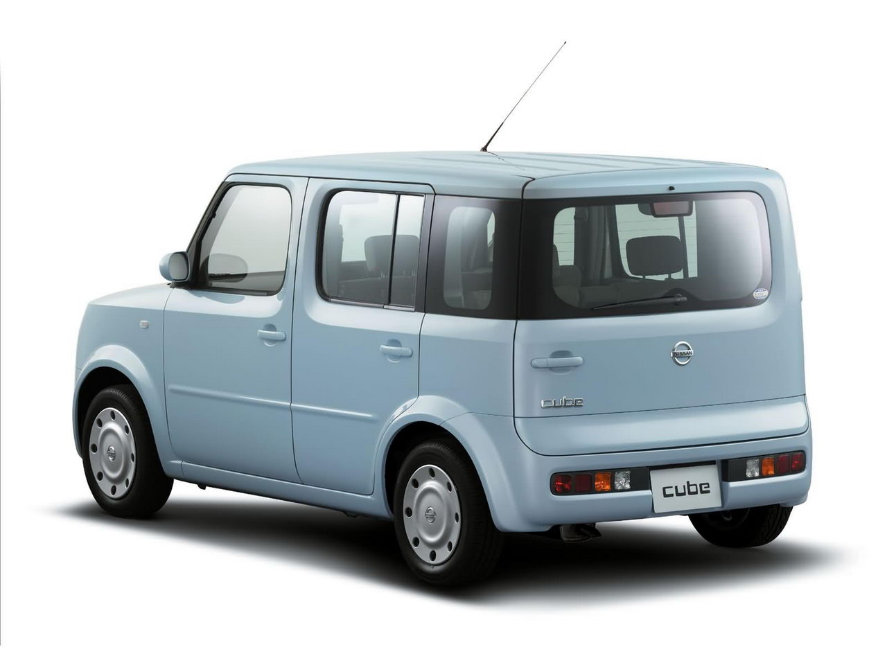 Nissan Cube 2003 016.jpg